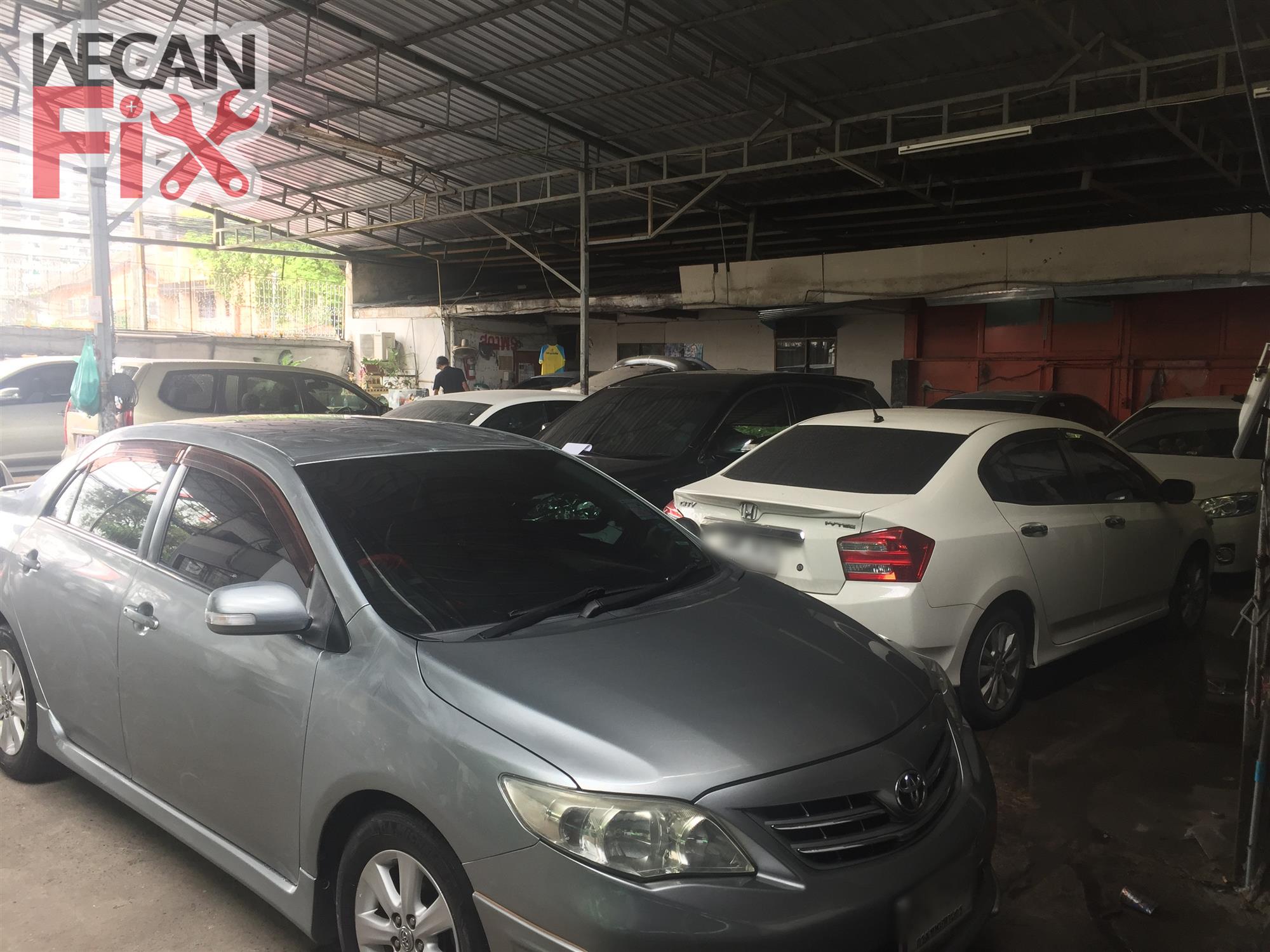 ที่จอดรถรอส่งคืนลูกค้า