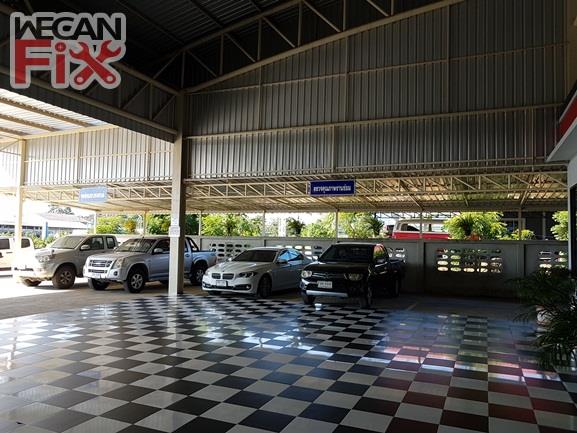 ที่จอดรถรอส่งคืนลูกค้า