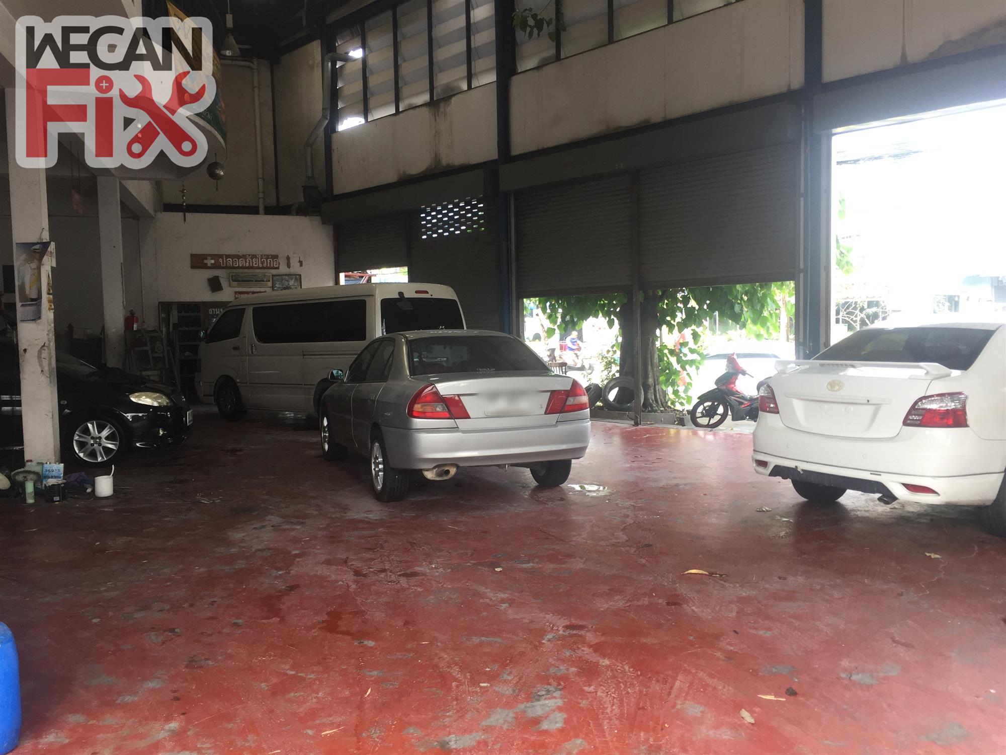 ที่จอดรถรอส่งคืนลูกค้า