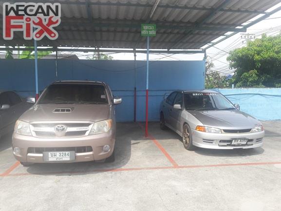 ที่จอดรถรอส่งคืนลูกค้า