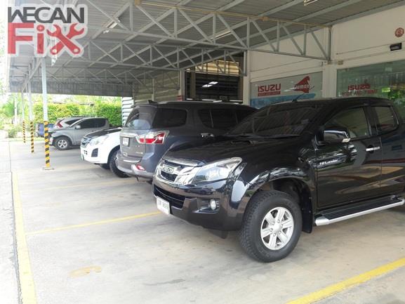 ที่จอดรถรอส่งคืนลูกค้า