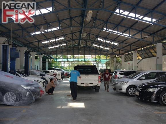 ที่จอดรถรอส่งคืนลูกค้า