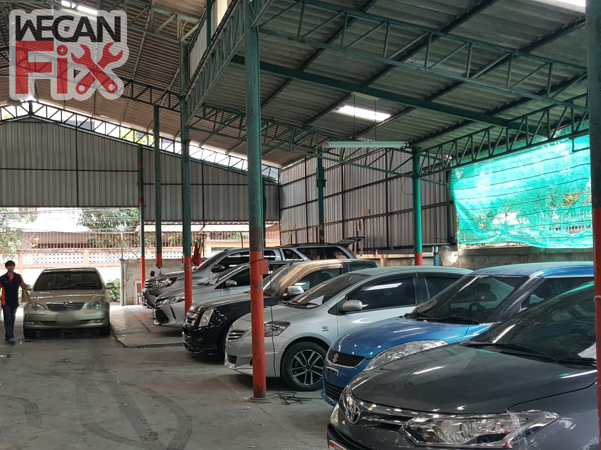 ที่จอดรถรอส่งคืนลูกค้า