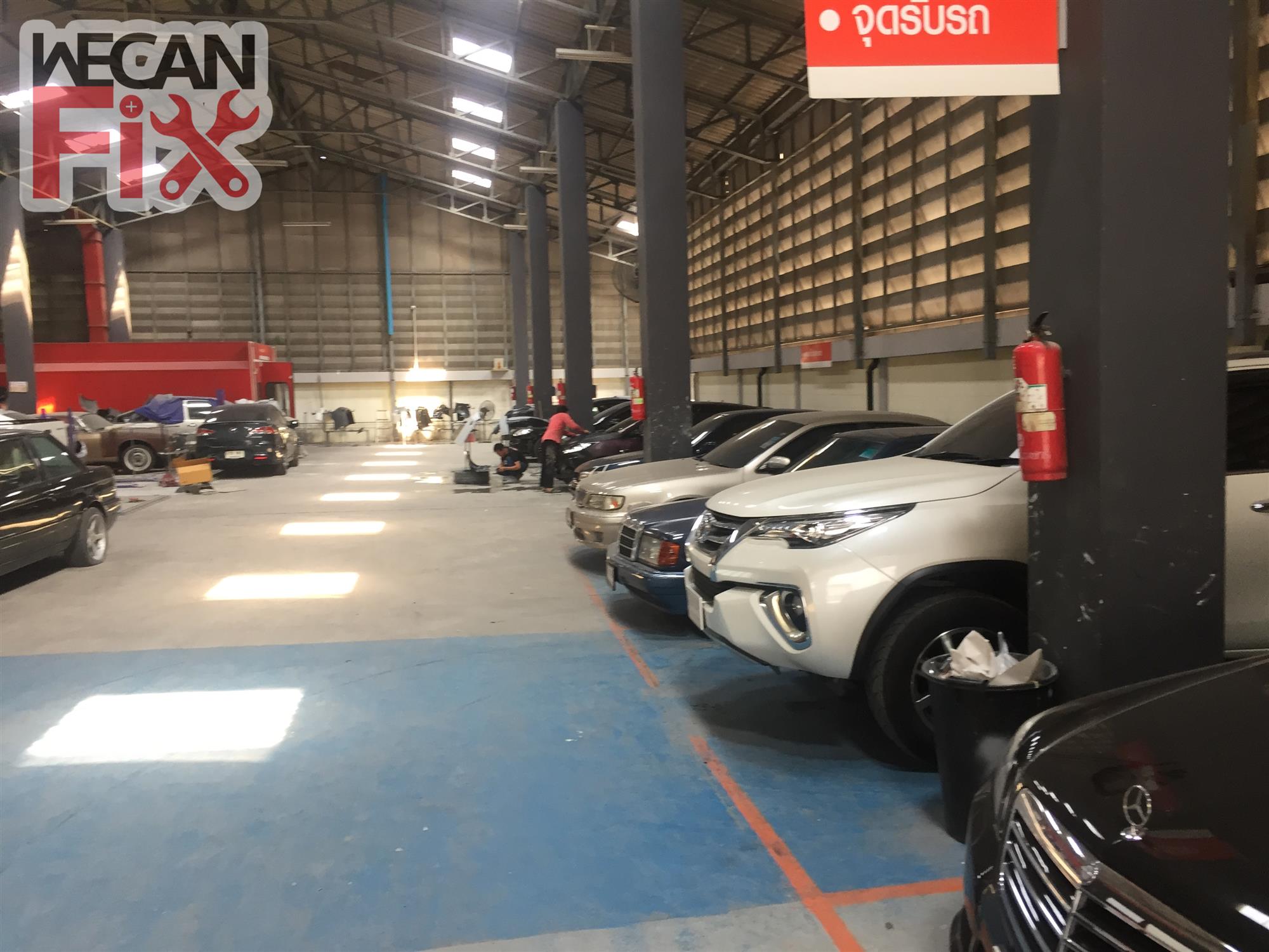 ที่จอดรถรอส่งคืนลูกค้า