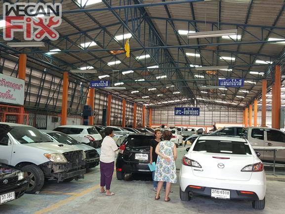 ที่จอดรถรอส่งคืนลูกค้า