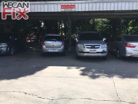 ที่จอดรถรอส่งคืนลูกค้า