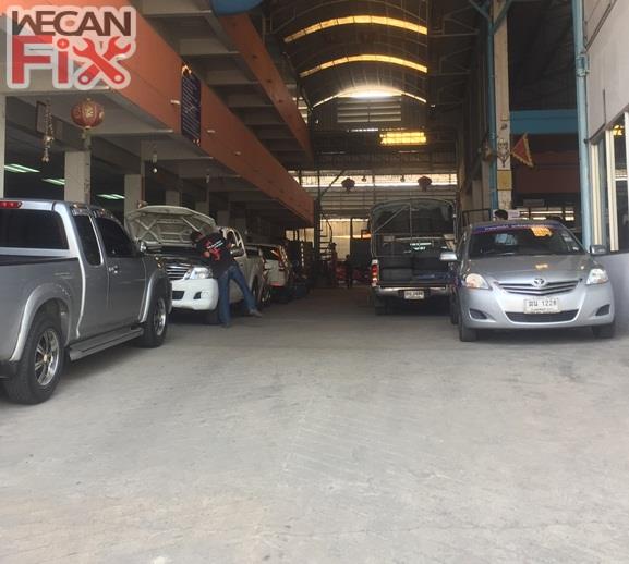 ที่จอดรถรอส่งคืนลูกค้า