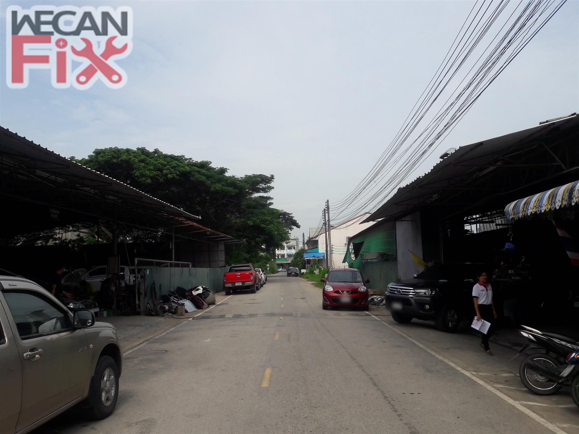 ที่จอดรถรอส่งคืนลูกค้า