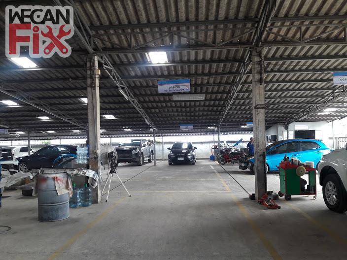 ที่จอดรถรอส่งคืนลูกค้า