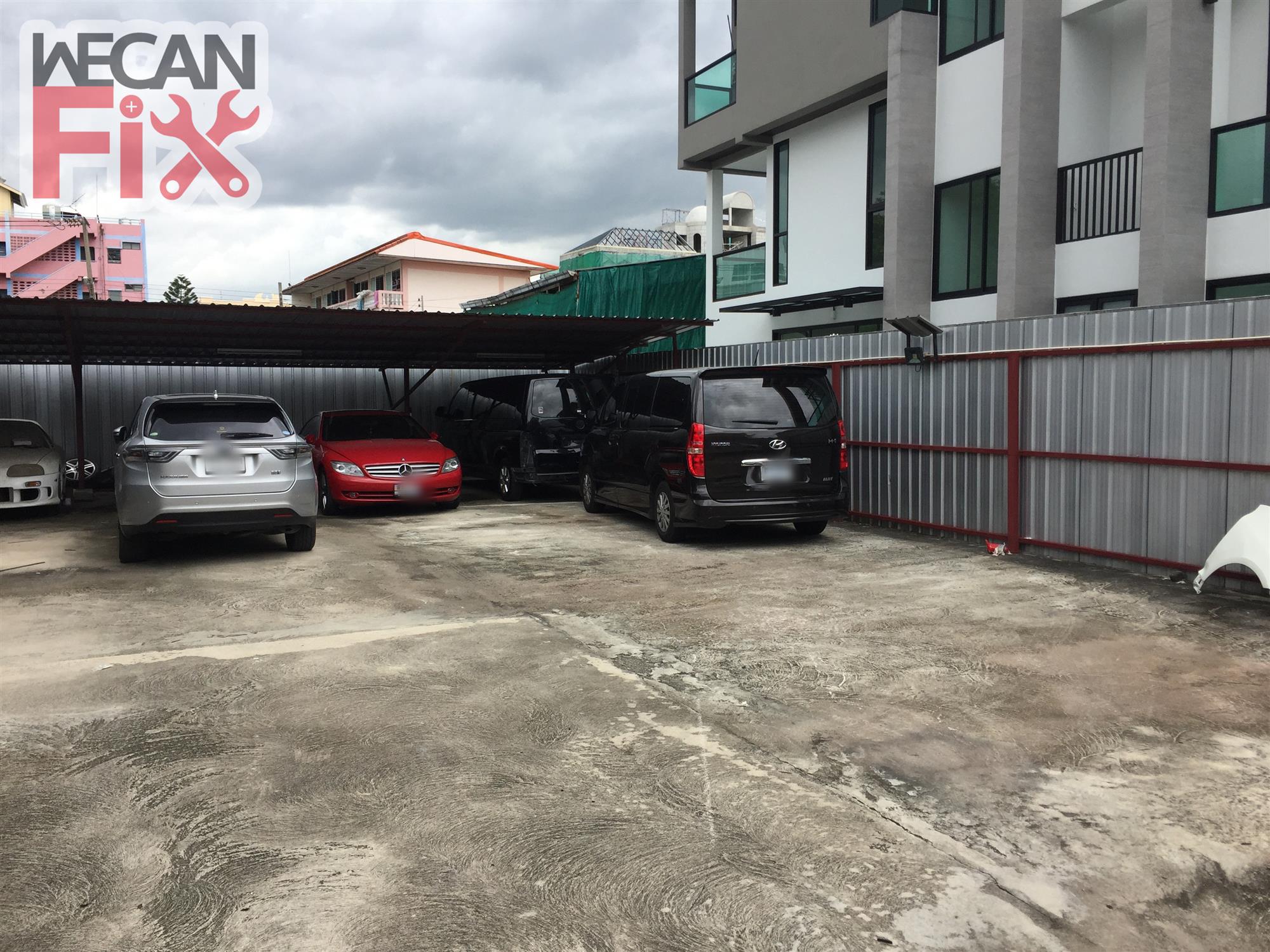 ที่จอดรถรอส่งคืนลูกค้า