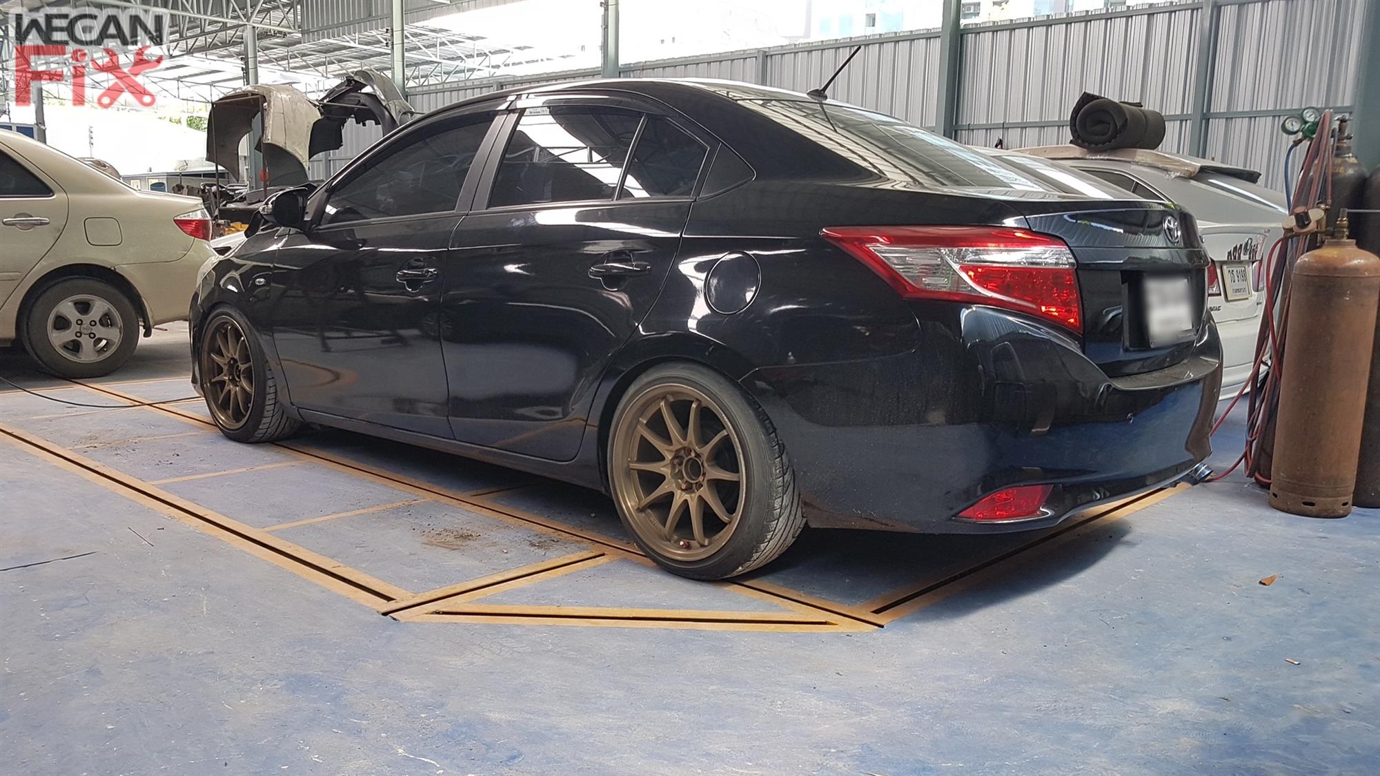 ที่จอดรถรอส่งคืนลูกค้า