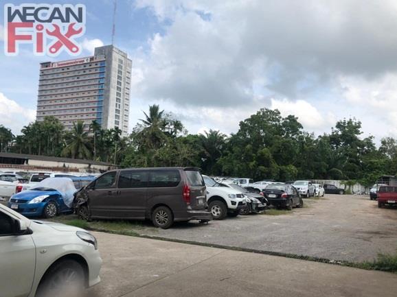 ที่จอดรถรอส่งคืนลูกค้า