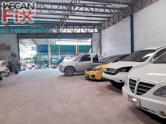 ที่จอดรถรอส่งคืนลูกค้า