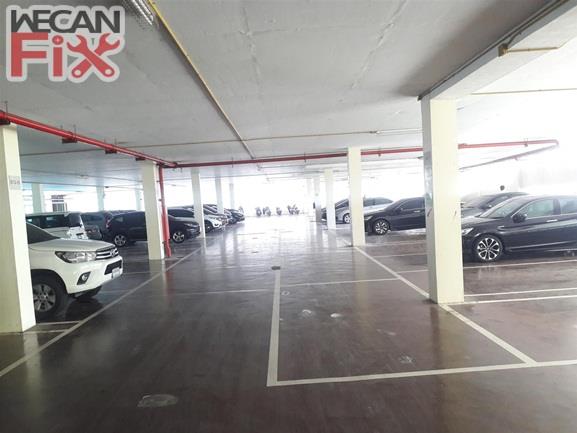 ที่จอดรถรอส่งคืนลูกค้า