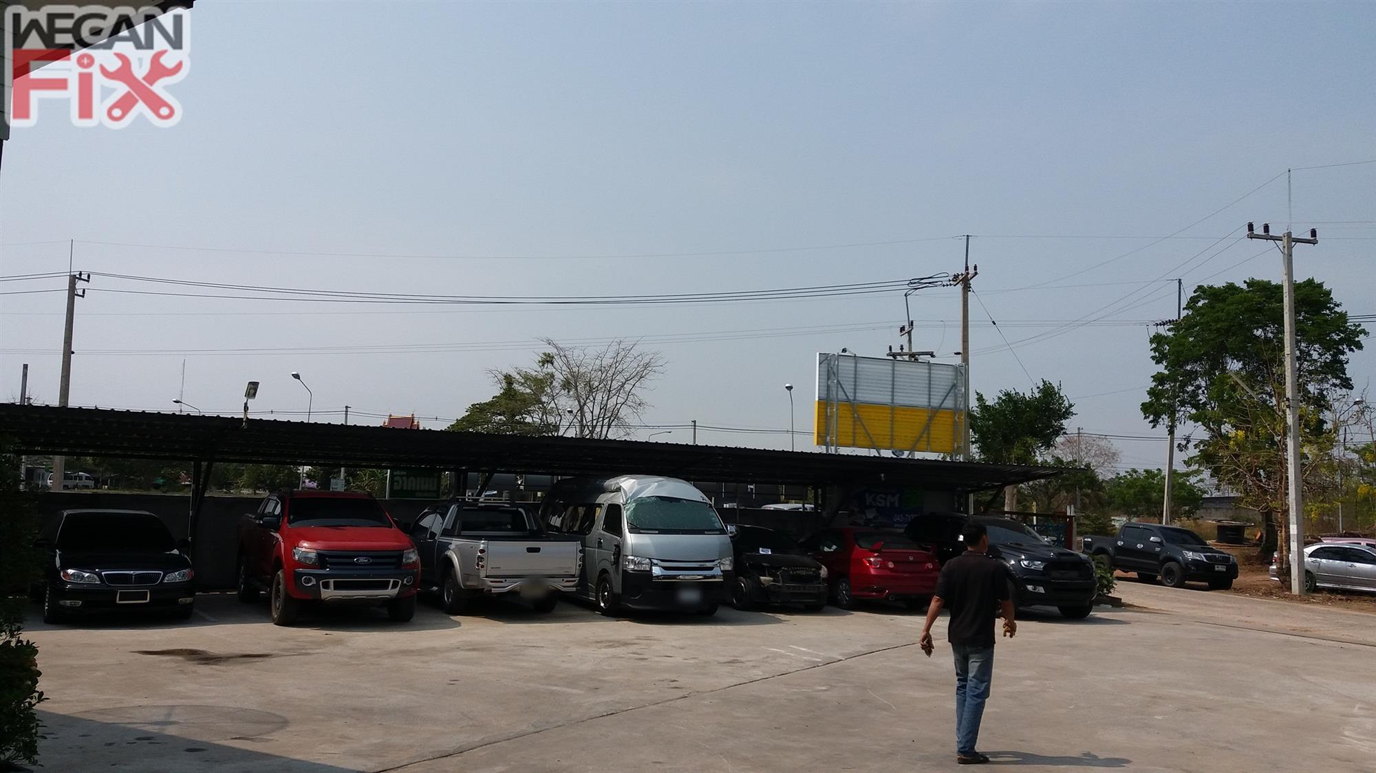 ที่จอดรถรอส่งคืนลูกค้า