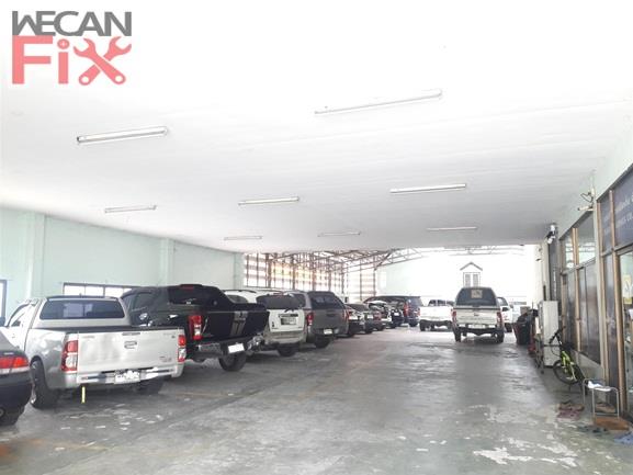 ที่จอดรถรอส่งคืนลูกค้า