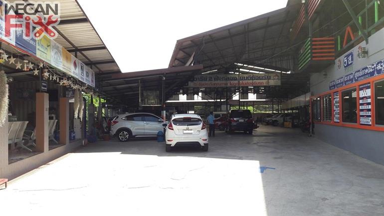 ที่จอดรถรอส่งคืนลูกค้า