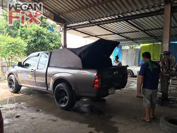 ที่จอดรถรอส่งคืนลูกค้า