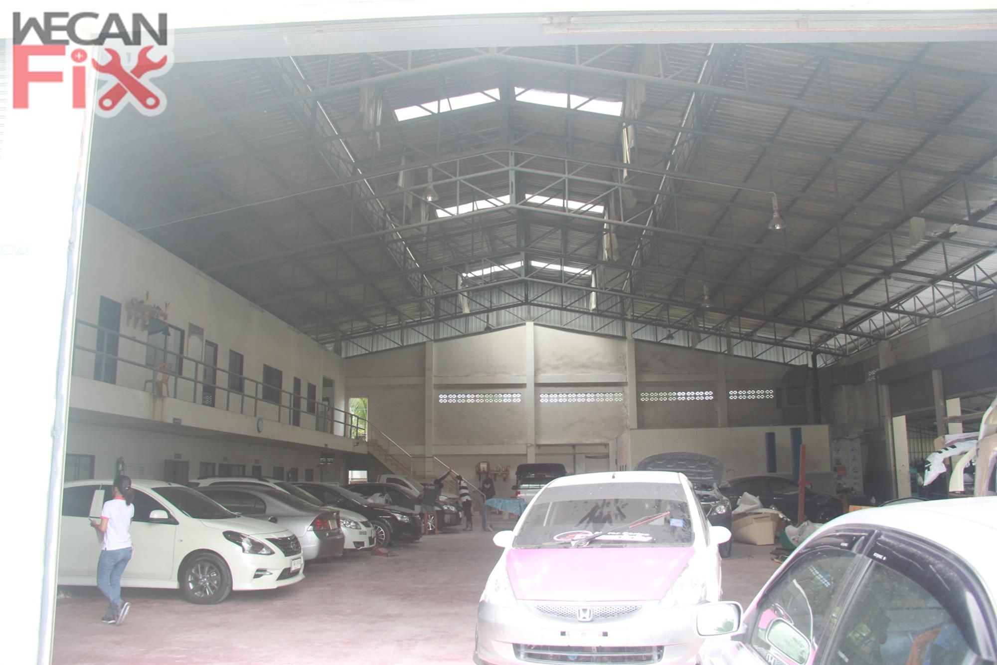 ที่จอดรถรอส่งคืนลูกค้า