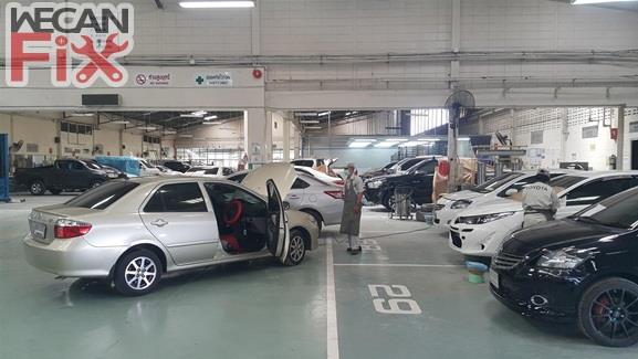 ที่จอดรถรอส่งคืนลูกค้า