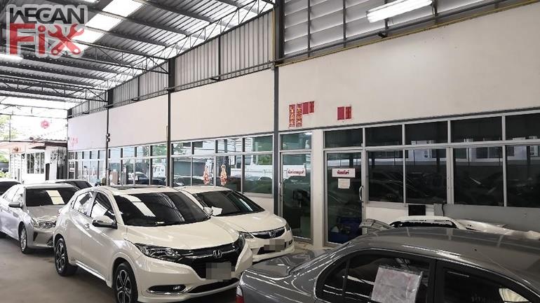 ที่จอดรถรอส่งคืนลูกค้า