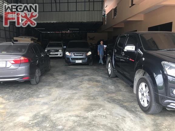 ที่จอดรถรอส่งคืนลูกค้า