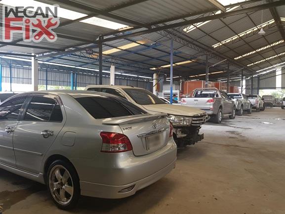 ที่จอดรถรอส่งคืนลูกค้า