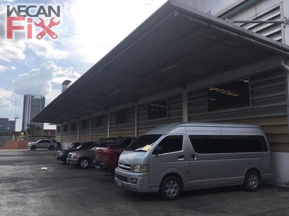 ที่จอดรถรอส่งคืนลูกค้า