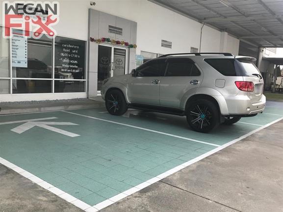 ที่จอดรถรอส่งคืนลูกค้า