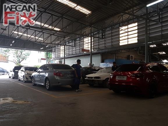 ที่จอดรถรอส่งคืนลูกค้า