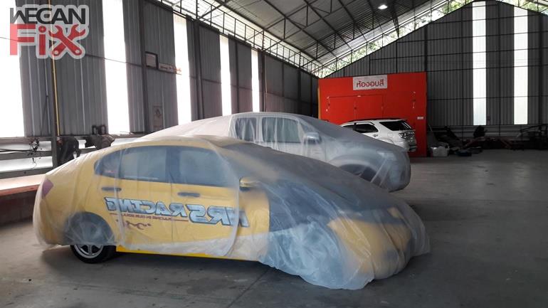 ที่จอดรถรอส่งคืนลูกค้า