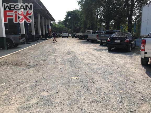 ที่จอดรถรอส่งคืนลูกค้า