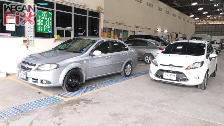 ที่จอดรถรอส่งคืนลูกค้า