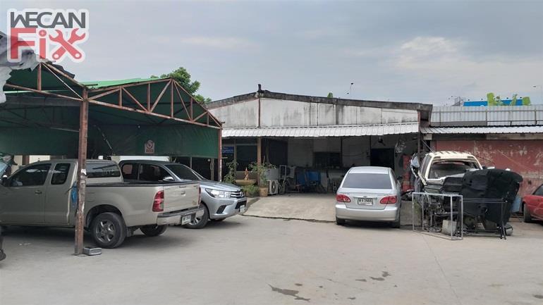 ที่จอดรถรอส่งคืนลูกค้า