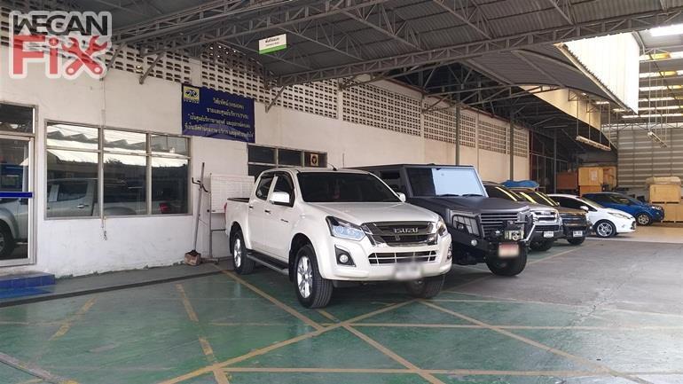 ที่จอดรถรอส่งคืนลูกค้า