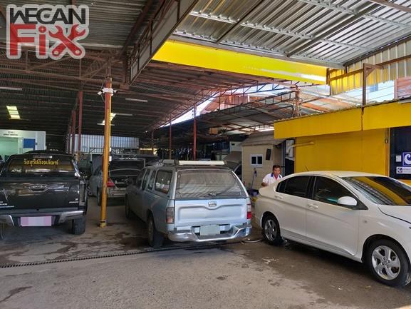 ที่จอดรถรอส่งคืนลูกค้า