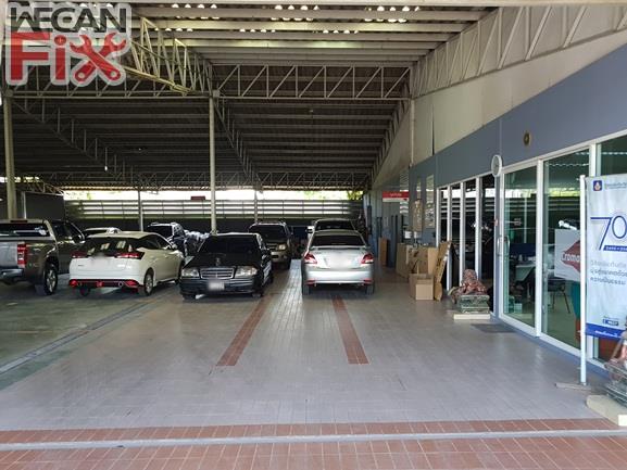 ที่จอดรถรอส่งคืนลูกค้า