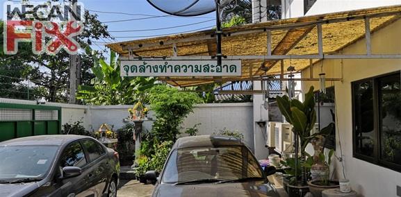 ที่จอดรถรอส่งคืนลูกค้า