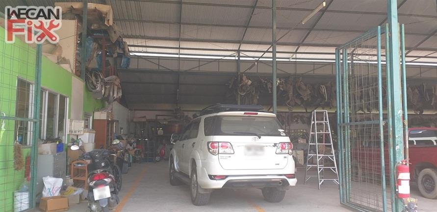 ที่จอดรถรอส่งคืนลูกค้า