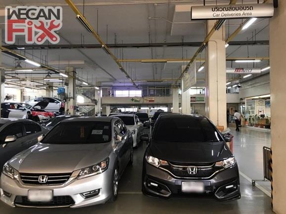 ที่จอดรถรอส่งคืนลูกค้า