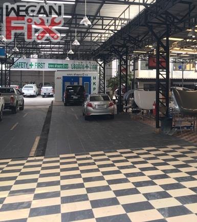 ที่จอดรถรอส่งคืนลูกค้า