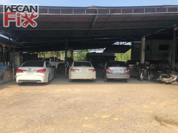 ที่จอดรถรอส่งคืนลูกค้า