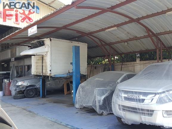 ที่จอดรถรอส่งคืนลูกค้า