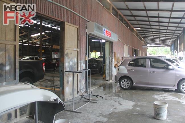 ที่จอดรถรอส่งคืนลูกค้า