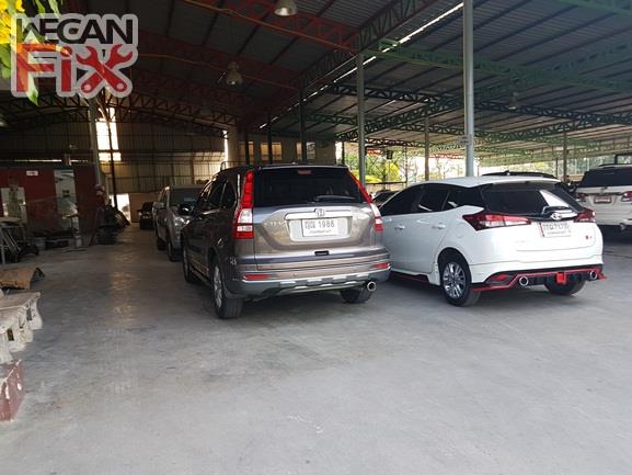 ที่จอดรถรอส่งคืนลูกค้า