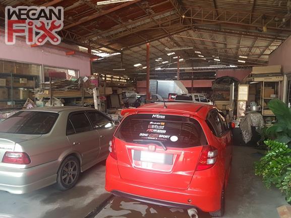 ที่จอดรถรอส่งคืนลูกค้า