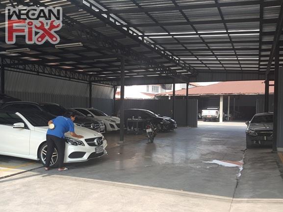 ที่จอดรถรอส่งคืนลูกค้า