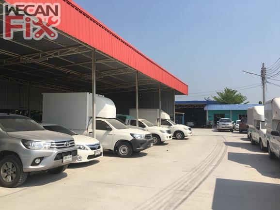 ที่จอดรถรอส่งคืนลูกค้า