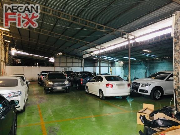 ที่จอดรถรอส่งคืนลูกค้า