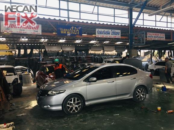 ที่จอดรถรอส่งคืนลูกค้า